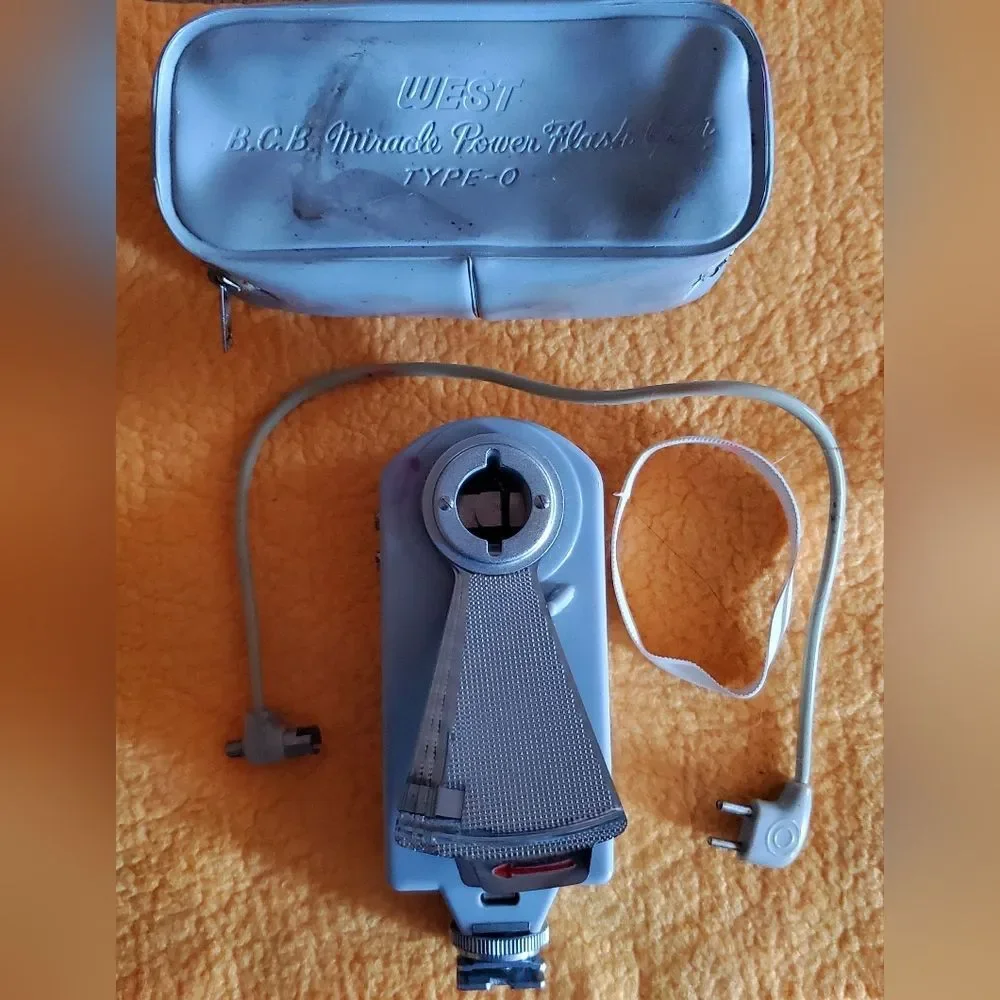 Vintage Beautiful West B.C.B. Miracle Power Flash Gun Type-O